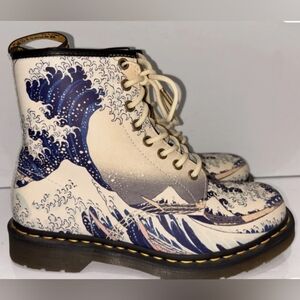 Dr Marten x The MET "GREAT WAVE OFF OF KANAGOWA" BOOTS US9W US8M UK7 EU41 NWOB